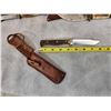 Image 2 : Collection Of 3 Vintage Fixed Blade Knives