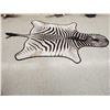 Image 3 : Zebra Rug Taxidermy