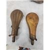 Image 5 : Collection Of 6 Antique Powder Flasks