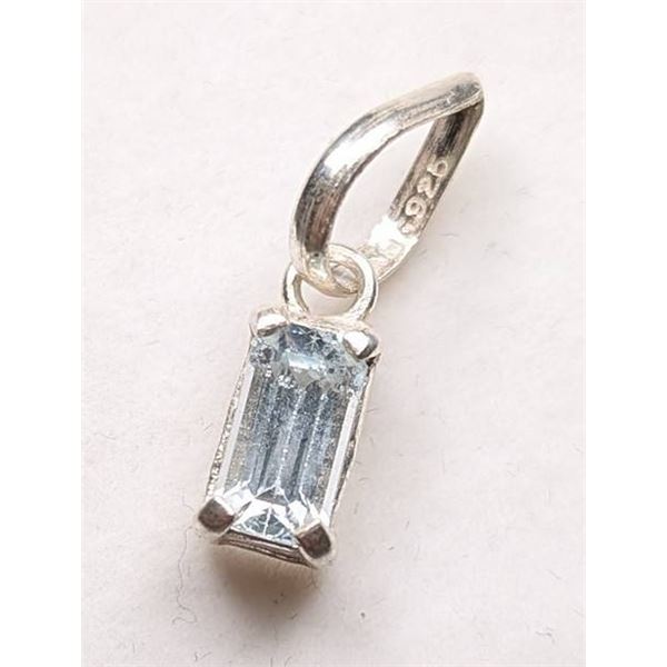 1.9 ct Certified Silver Aquamarine Pendant