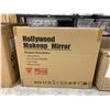 Image 2 : Hollywood Makeup Mirror with 15 Bulbs