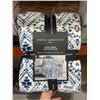 Image 2 : French Connection Plush Throw 60 in x 70 in