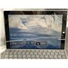Image 5 : Microsoft Surface Tablet with Keyboard
