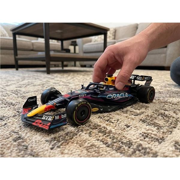 Burago 1:18 Oracle Red Bull RB19 Model