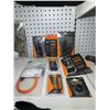 Image 2 : Fenix Flashlight and Accessories Set
