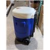 Image 4 : Igloo 5-Gallon Wheeled Water Cooler