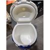 Image 5 : Igloo 5-Gallon Wheeled Water Cooler