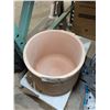Image 3 : 2 Textured Ceramic Planters, 8.5â€
