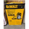 Image 2 : DeWalt Stainless Steel Wet/Dry Vacuum 8 Gal