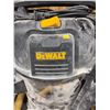 Image 3 : DEWALT 10-Gallon Wet/Dry Vacuum
