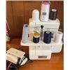 Image 6 : Kenmore 3/4 Differential Overlock 385.1574191 With Accessories (serger)