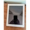 Image 8 : Apple Pack With iPad 2, iPad Mini, iPhone SE, EarPods, USB Drive