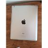 Image 9 : Apple Pack With iPad 2, iPad Mini, iPhone SE, EarPods, USB Drive