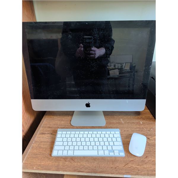 Apple iMac with Wireless Keyboard and Magic Mouse