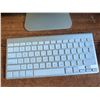 Image 3 : Apple iMac with Wireless Keyboard and Magic Mouse