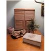 Image 3 : Lot: Alabaster Box, Trinket Box, Beaded Tree, Ceramic Cup, Candle