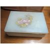 Image 8 : Lot: Alabaster Box, Trinket Box, Beaded Tree, Ceramic Cup, Candle
