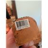 Image 5 : Lot: Handbags, Carved Trinkets, Leather Wallets, Scarves, Beads