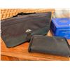 Image 8 : Lot: Stockings, Gloves, Glassware, Basket & Travel Bags
