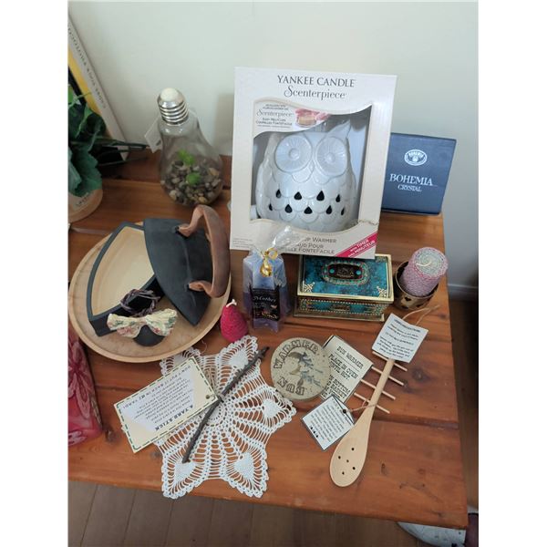 Home Décor and Collectibles Lot