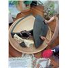 Image 8 : Home Décor and Collectibles Lot