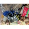 Image 8 : Coin Collector's Essentials Set - Honeywell Portable Safe/Lock Box