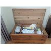 Image 6 : Solid Wood Blanket Chest with Assorted Linens