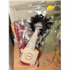 Image 7 : Christmas Decor, Candle Holders, Ornaments, and Tins