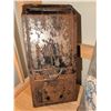 Image 3 : Metal Mailbox and Hand-Crank Ice Cream Maker