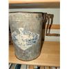 Image 4 : Metal Mailbox and Hand-Crank Ice Cream Maker