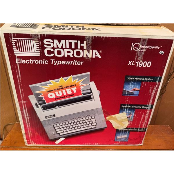 Smith Corona XL 1900 Electronic Typewriter in Box