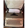 Image 3 : Smith-Corona SCM Portable Manual Typewriter with Case