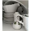 Image 5 : The Grosvenor Irish Belleek Shamrock Pattern China Set