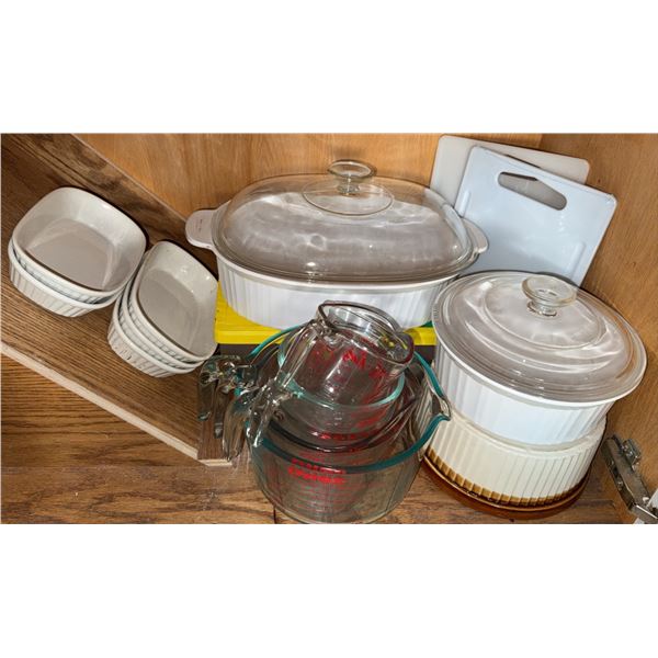 CorningWare Bakeware and Pyrex Measuring Cups