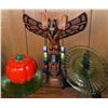 Image 1 : Carved Wood Totem with Beads and Glass Dish Set