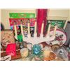 Image 3 : Christmas Decor, Glassware, and Holiday Craft Accessories