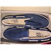 Image 3 : Men's Lot: Blue GEP Shoes, Comfort Fit 18.5 Shirt, Nike Hockey Canada Jersey