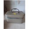 Image 3 : Matchbook Collection in Quilted Vanity Case