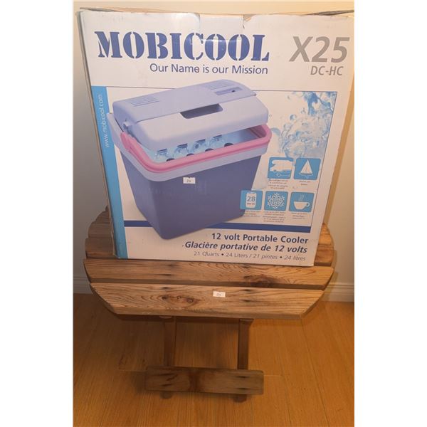 Mobicool X25 DC-HC 12 Volt Portable Thermoelectric Cooler with Folding Wood Table