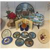 Image 1 : Travel Souvenir Decor, Trays, Coasters, and Decorative Items