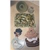 Image 3 : Animal Figurines, Glass Vases, and Decorative Items