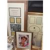 Image 4 : Decorative Household Lot With Frames and Home Accents