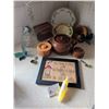 Image 2 : Kitchen Decor Lot With Silesia Plate And Accessories