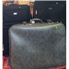 Image 2 : 3 Suitcases: Protocol, Olympia, Faux-Leather Carry Case