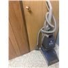 Image 2 : Hoover SteamVac Deluxe Steam Cleaner with SpinScrub and Power Hand Tool