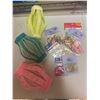 Image 3 : Bond Classic Knitting Machine with Yarn and Craft Accessories