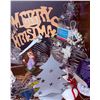Image 5 : Christmas Decor And Ornaments