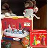 Image 2 : Christmas Decorations and Plush Toys Group Lot
