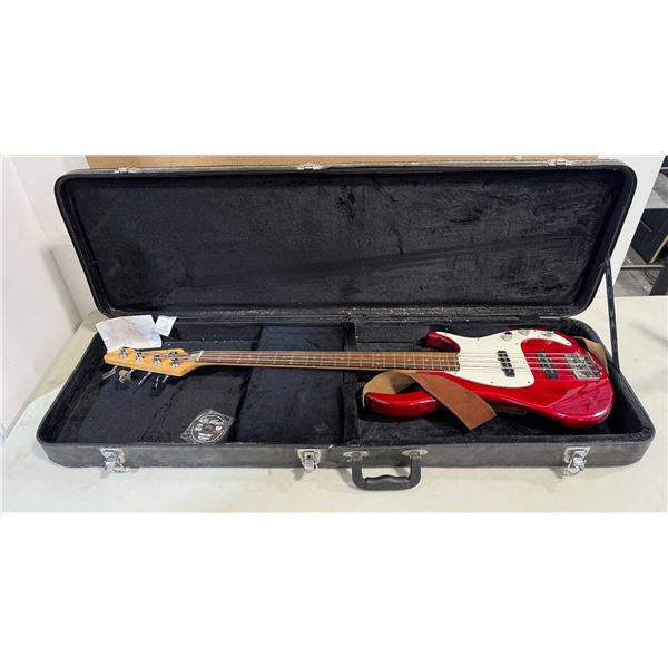 Peavey Milestone BXP 4-String Electric Bass w/ Hard Shell Case