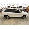 Image 13 : PARKSVILLE - 2019 JEEP CHEROKEE WHITE 170814 KMS - 361317-3